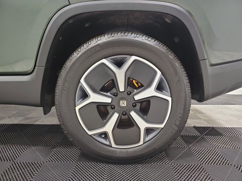 Used 2022 Rivian R1T Adventure image 10