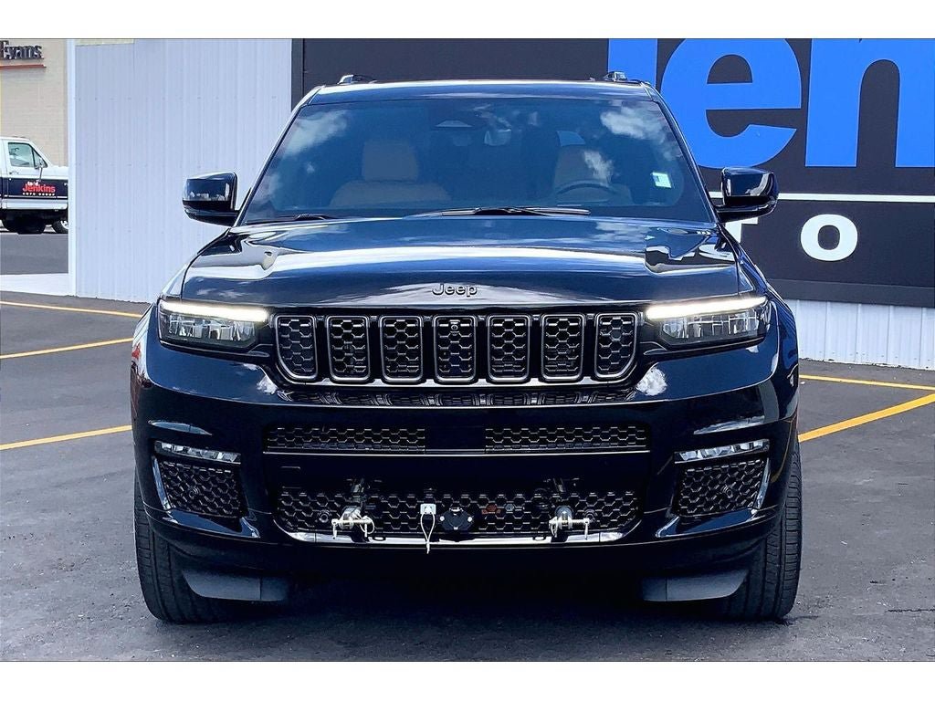 Used 2025 Jeep Grand Cherokee L Summit AWD/4WD image 3