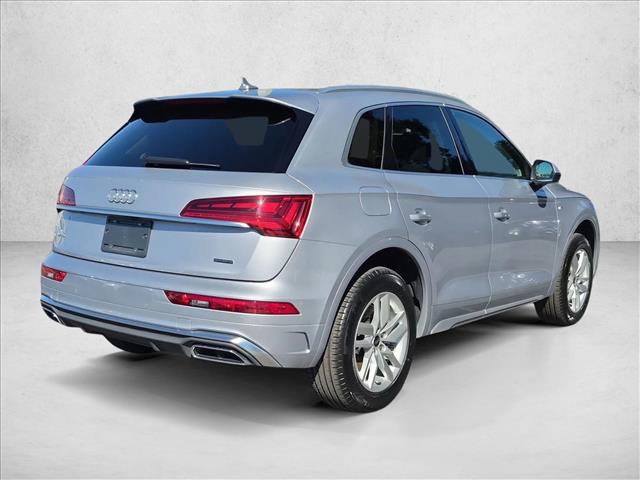 Used 2022 Audi Q5 2.0T Premium w/ Convenience Package AWD/4WD image 5