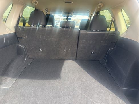 Certified 2025 Nissan Rogue SV image 33