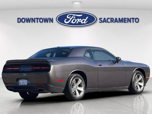 Used 2019 Dodge Challenger SXT RWD image 3