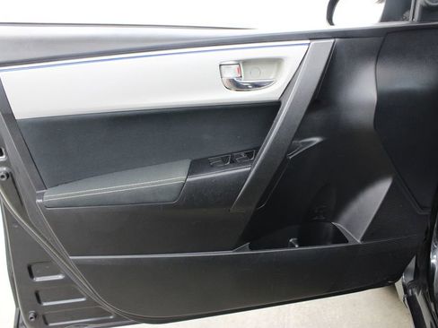 Used 2016 Toyota Corolla LE FWD image 14