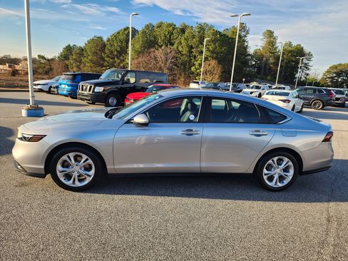Certified 2025 Honda Accord LX image 7