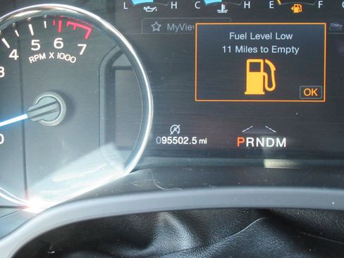 Used 2018 Ford F150 Platinum w/ Equipment Group 701A Luxury AWD/4WD image 32