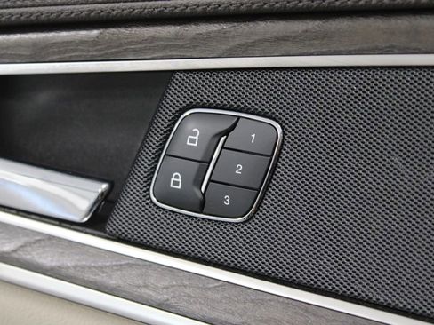 Used 2019 Lincoln Nautilus Reserve FWD image 42