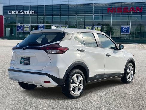 New 2025 Nissan Kicks Play S image 5