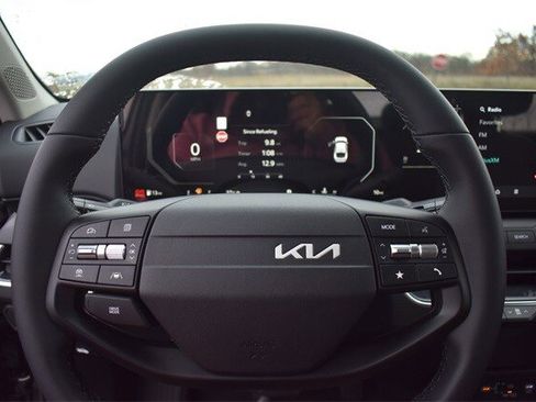 New 2025 Kia K4 EX image 23