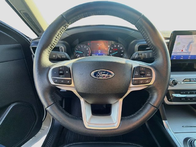 Used 2023 Ford Explorer XLT w/ Equipment Group 202A AWD/4WD image 14