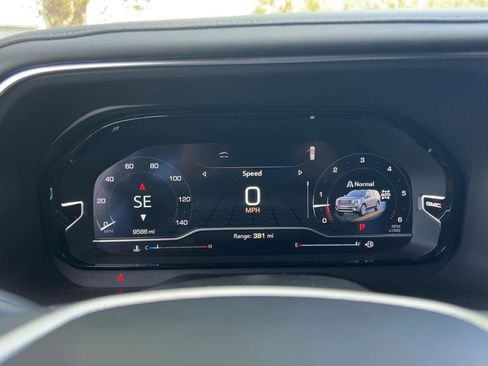 Used 2024 GMC Yukon XL Denali AWD/4WD image 14