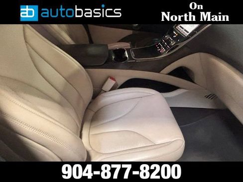 Used 2019 Lincoln Nautilus Select w/ Cargo Utility Package FWD image 24