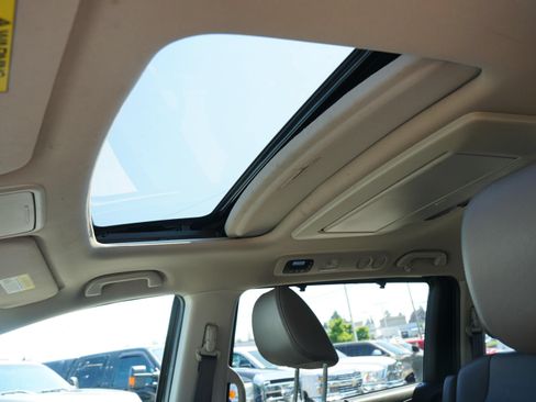 Used 2015 Honda Odyssey Touring Elite image 17