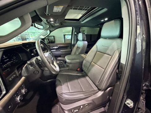 Used 2025 GMC Sierra 1500 Denali w/ Denali Reserve Package AWD/4WD image 13