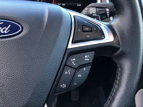 Used 2019 Ford Edge SEL AWD/4WD image 17