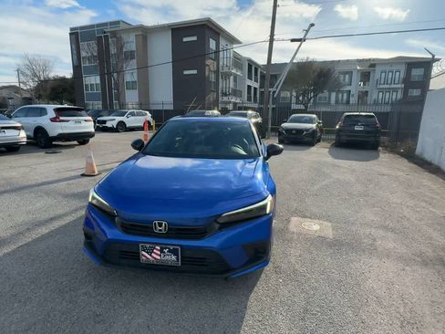 Used 2023 Honda Civic Sport image 3