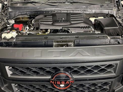 Used 2023 Nissan Titan PRO-4X w/ Pro-4x Convenience Package image 13