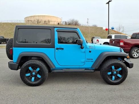 Used 2018 Jeep Wrangler Sport image 3