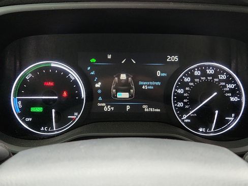 Used 2022 Toyota Sienna Limited image 18