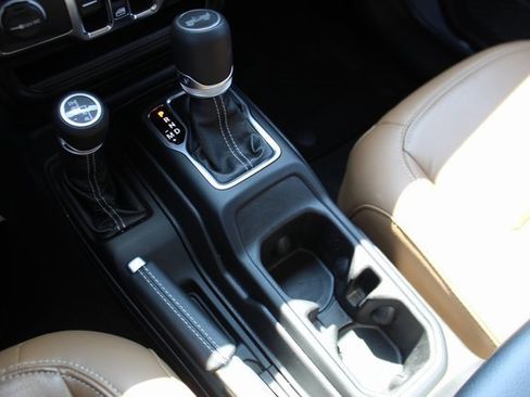 Used 2022 Jeep Wrangler Unlimited Sahara w/ Cold Weather Group image 20