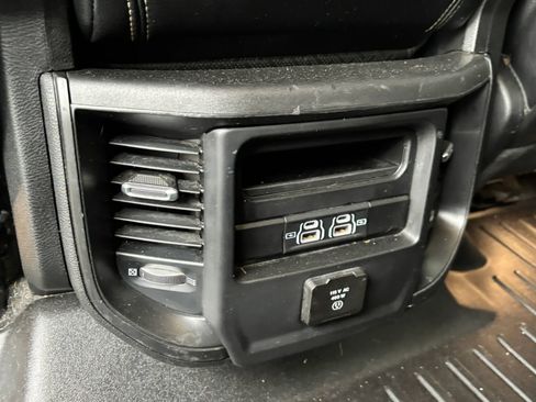 Used 2021 RAM 1500 Laramie w/ Off Road Group AWD/4WD image 13