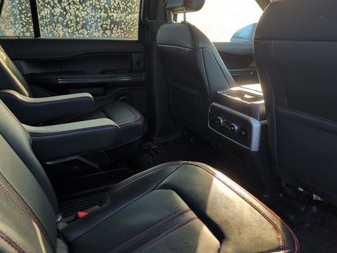 Used 2023 Ford Expedition Max Limited image 12