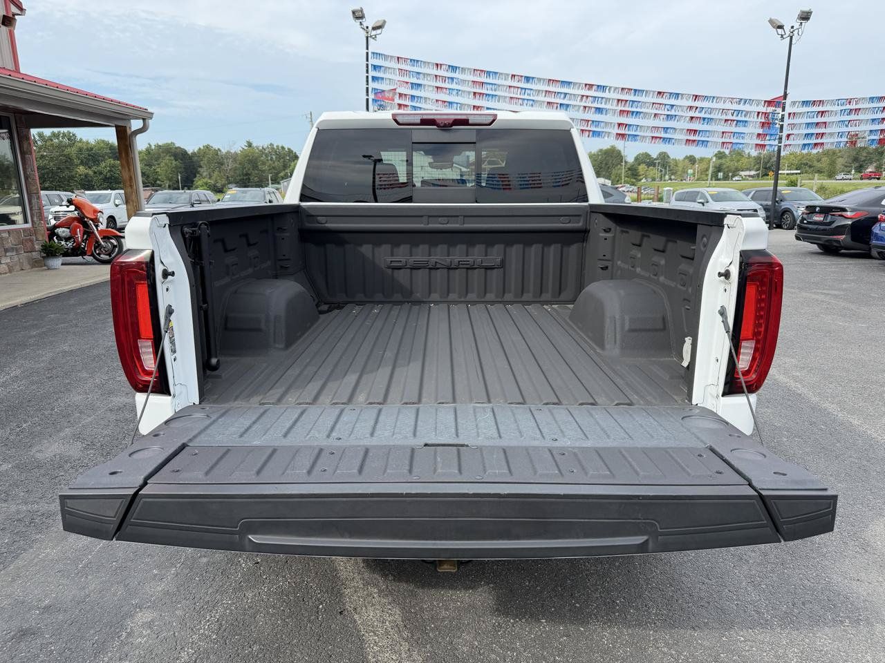 Used 2024 GMC Sierra 1500 Denali w/ Technology Package AWD/4WD image 7