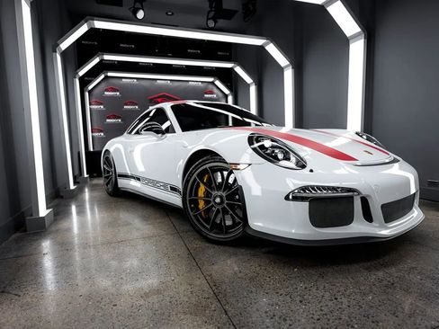 Used 2016 Porsche 911 R image 5