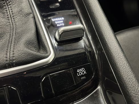 Used 2024 Jeep Compass Latitude w/ Sun and Sound Group AWD/4WD image 32