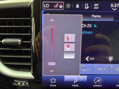 Used 2024 Chrysler Pacifica Touring-L FWD image 27