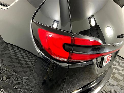 Used 2025 Chrysler Pacifica Select FWD image 22