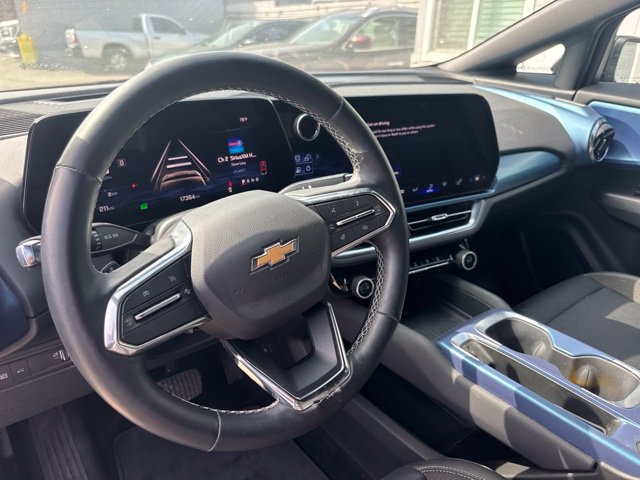 Used 2025 Chevrolet Equinox EV LT w/ Convenience Package FWD image 10