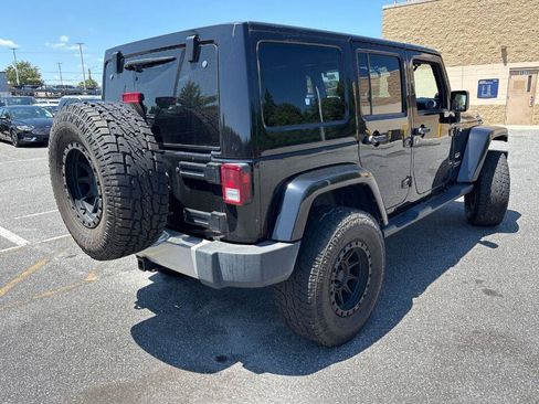 Used 2014 Jeep Wrangler Unlimited Sahara AWD/4WD image 3