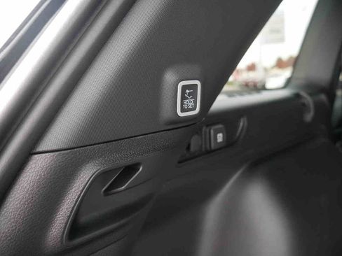 New 2025 Jeep Grand Cherokee Altitude image 11