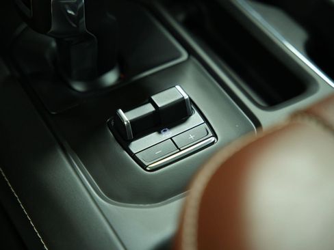 Certified 2025 GMC Sierra 1500 Denali Ultimate AWD/4WD image 59