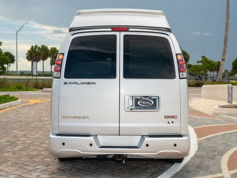 Used 2022 GMC Savana 2500 Extended RWD image 7