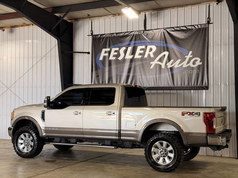 Used 2017 Ford F250 Lariat w/ Lariat Ultimate Package AWD/4WD image 6