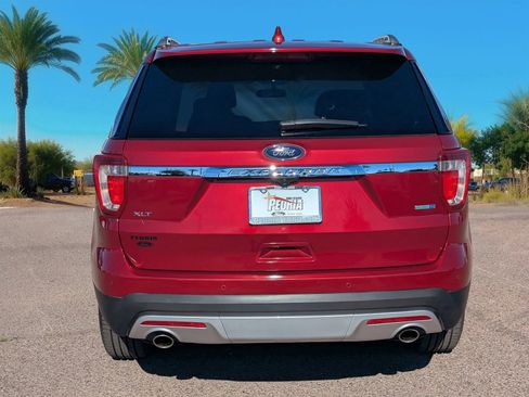 Used 2016 Ford Explorer XLT w/ Equipment Group 202A image 4