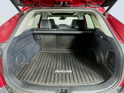 Used 2020 Toyota RAV4 Limited AWD/4WD image 29
