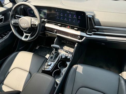 Certified 2025 Kia Sportage EX image 35