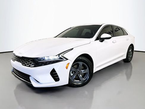 Used 2022 Kia K5 LX image 3