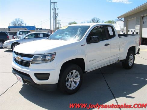 Used 2017 Chevrolet Colorado W/T w/ WT Convenience Package RWD image 28