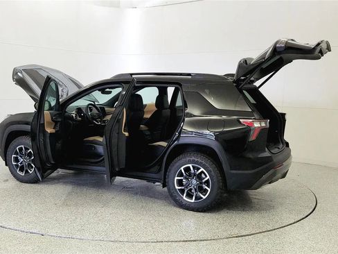 New 2026 Chevrolet Equinox ACTIV w/ Convenience Package III AWD/4WD image 11