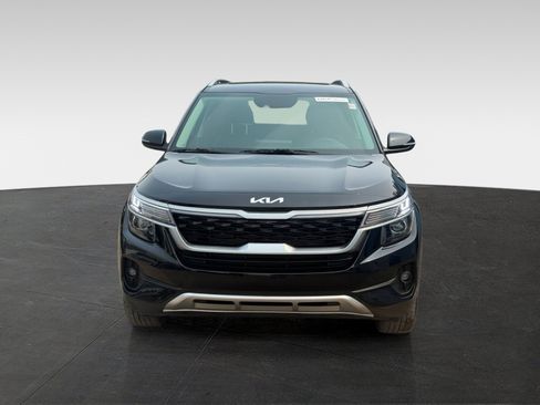 Used 2023 Kia Seltos EX AWD/4WD image 2