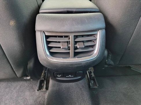 Used 2018 Chevrolet Malibu LT FWD image 16