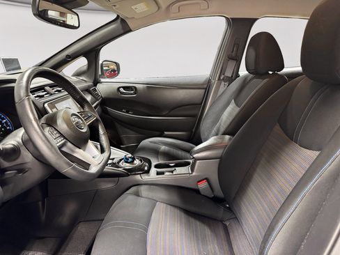 Used 2021 Nissan Leaf SV w/ SV Technology Package image 17