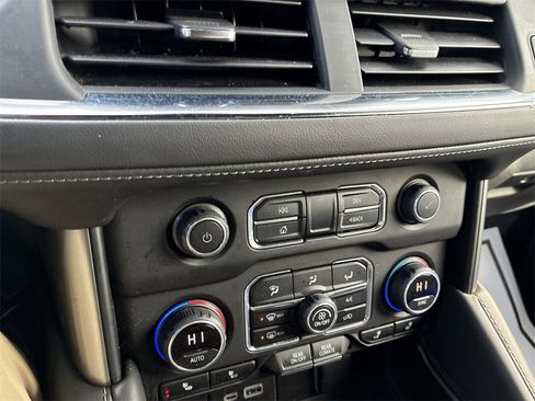 Used 2023 Chevrolet Tahoe LT w/ Luxury Package image 17