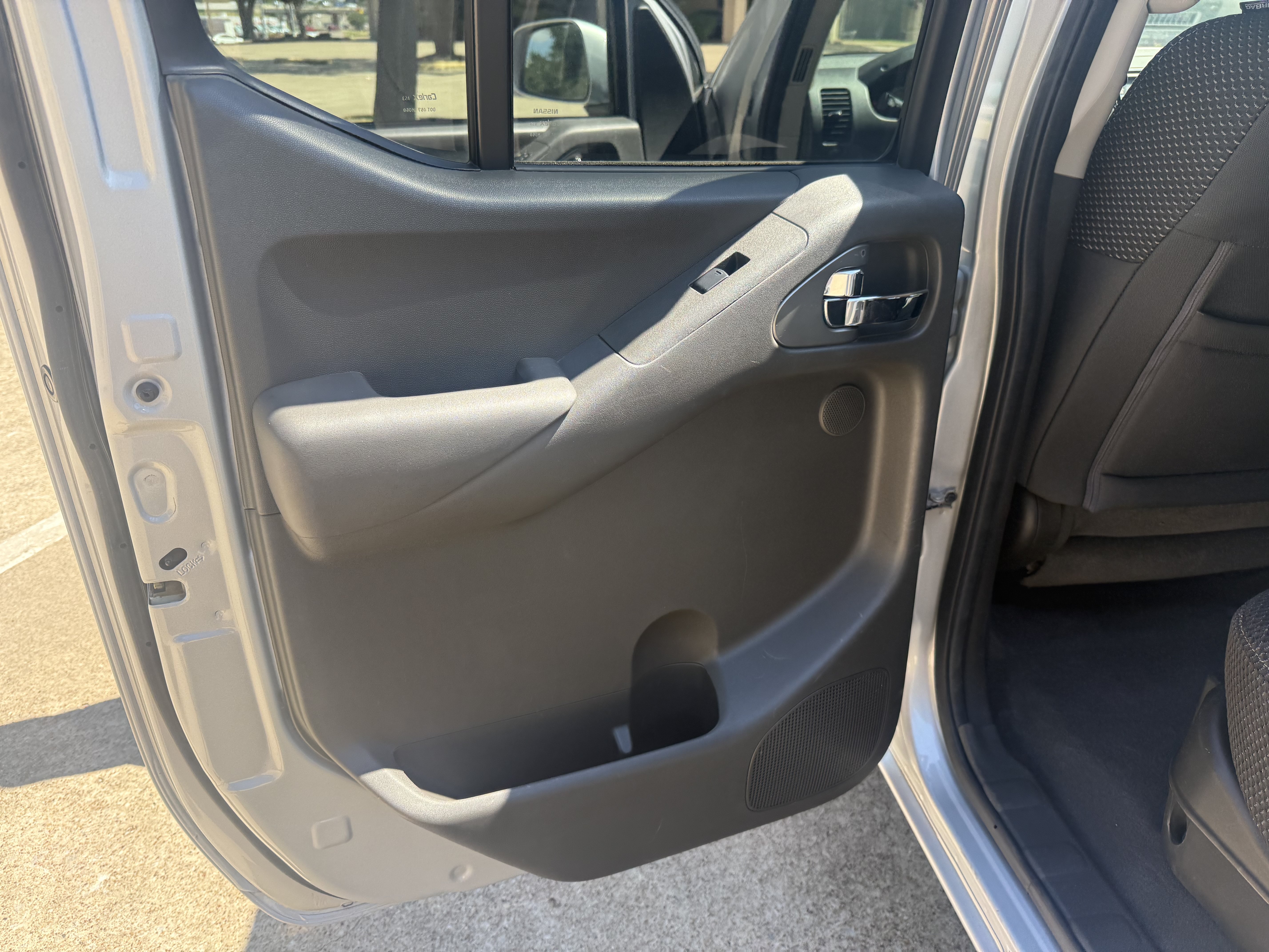 Used 2018 Nissan Frontier PRO-4X AWD/4WD image 13