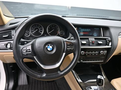 Used 2017 BMW X3 sDrive28i RWD image 14