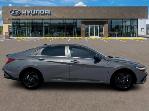 New 2026 Hyundai Elantra SEL Sport Premium image 9