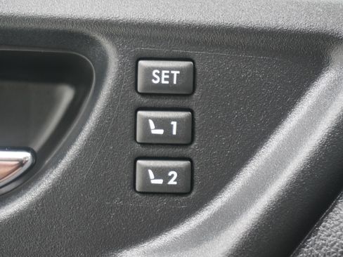 Used 2017 Subaru Forester 2.5i Touring AWD/4WD image 16