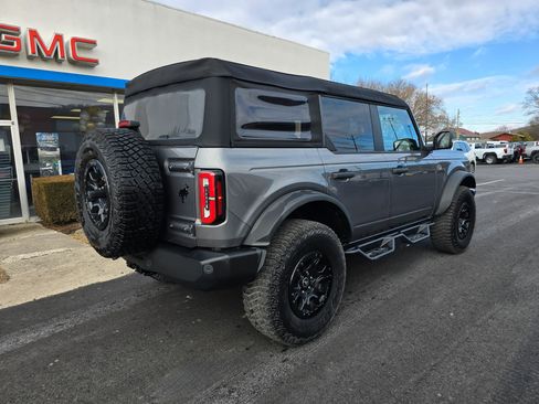 Used 2023 Ford Bronco Wildtrak image 2